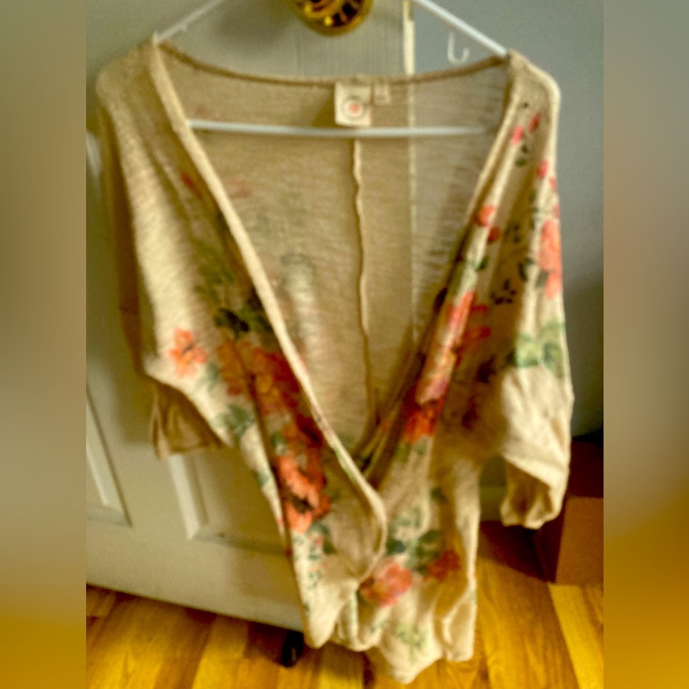 Floral llight weight cardigan.